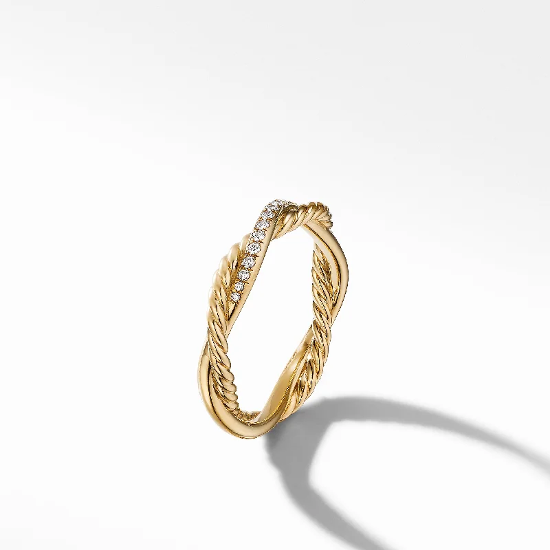 Rings with natural amber for warm glow -David Yurman   Ring in 18-Karat Yellow Gold