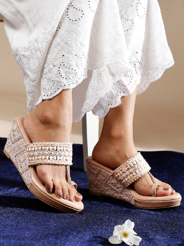 Stylish sandals for women with metallic accents and sleek, minimalist style-Women Peach Embellished Ethnic One Toe Wedge Heels