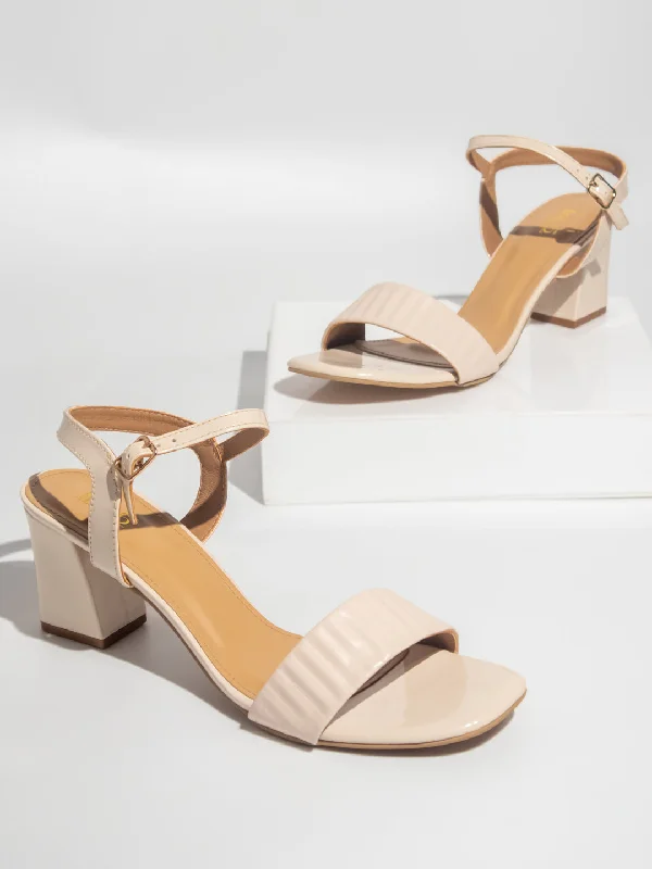 Trendy sandals for women with braided straps and comfortable footbed for casual style-Women Beige Textured Block Heels