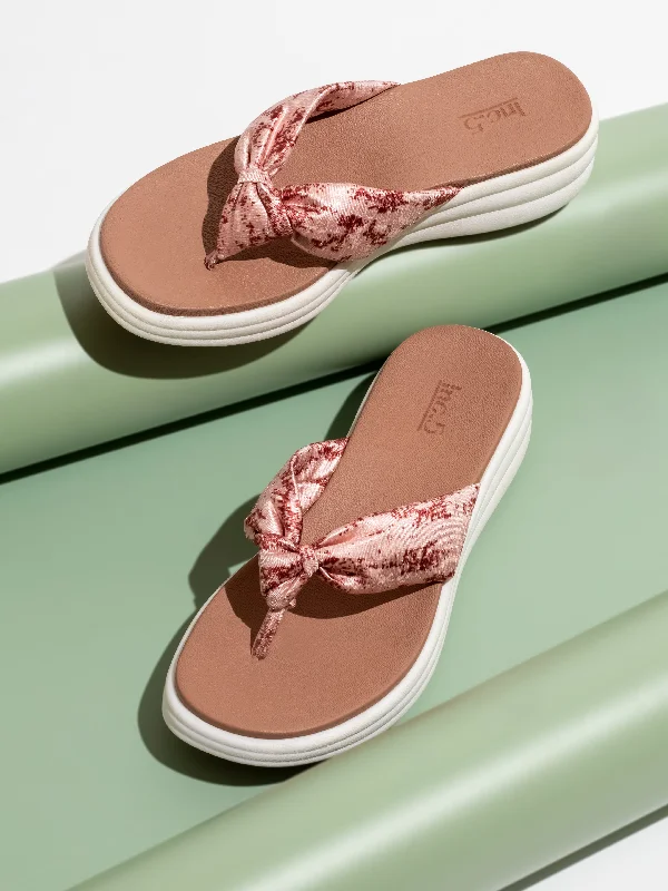 Trendy sandals for men with suede straps and minimalistic design for everyday wear-Women Pink Printed Comfort Heels