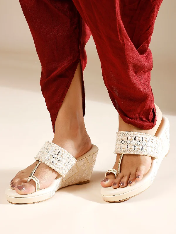 Fashionable sandals for men with velcro closure and sporty design for casual outings-Women Cream Embellished Ethnic One Toe Wedge Heels