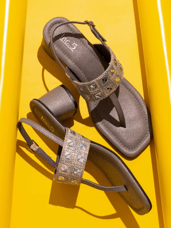 Comfortable sandals for women with padded straps and soft footbed for long wear-Women Grey Ethnic T-Strap Block Heels