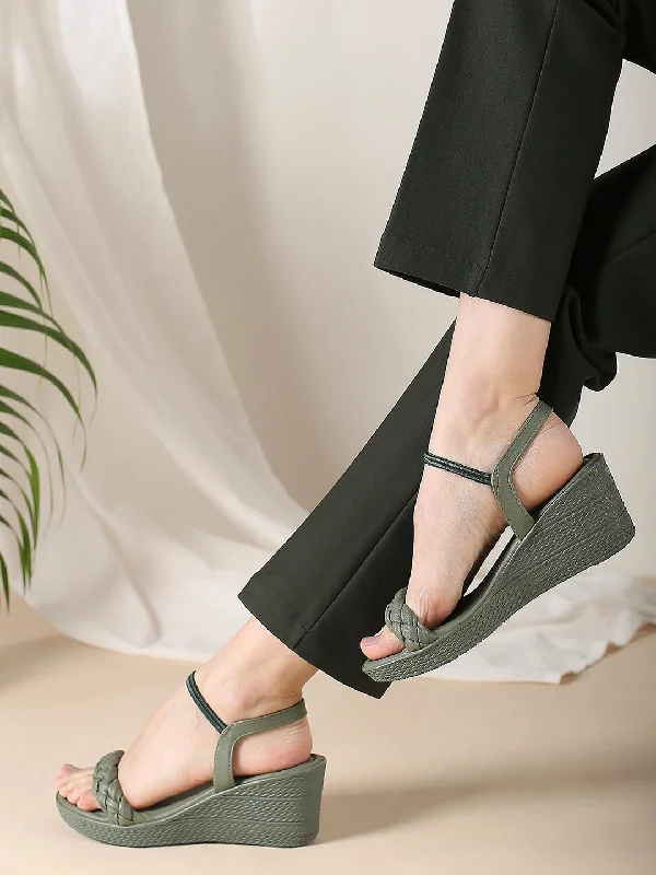 Trendy sandals for men with athletic design and foam footbed for support and comfort-Women Green Textured Open Toe Wedge Heels