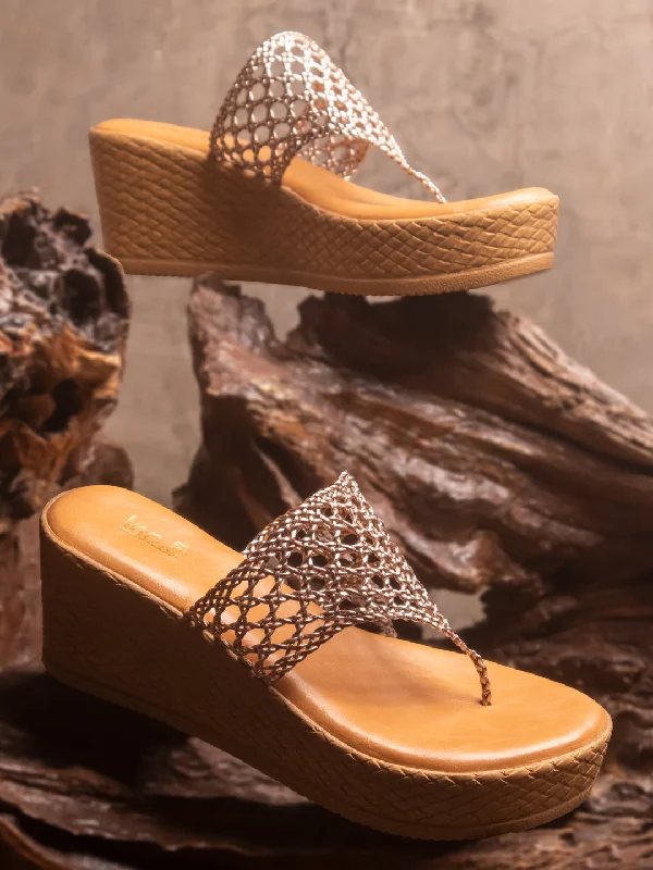 Casual sandals for women with thong design and padded footbed for everyday comfort-Women Rose Gold Textured Wedge Heels