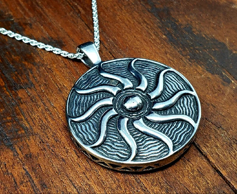 Unique necklaces and pendants with vintage-inspired designs for timeless appeal-Desert Sun Steel Necklace