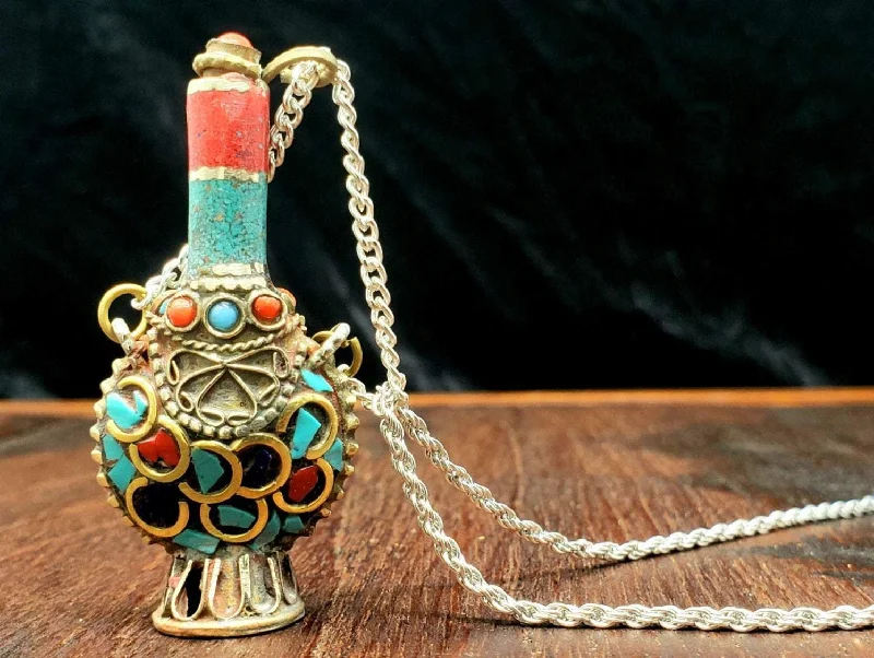 Unique necklaces and pendants with engraved messages for a sentimental gift-Tibetan Perfume Bottle Necklace