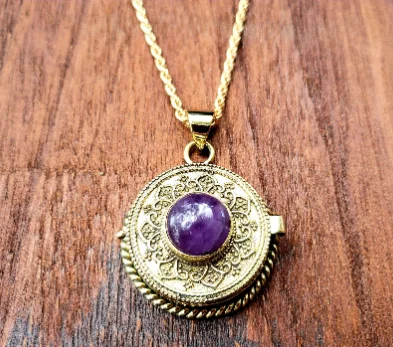 Beautiful necklaces and pendants with diamond halo settings for extra brilliance-Bohème Amethyst Locket Necklace