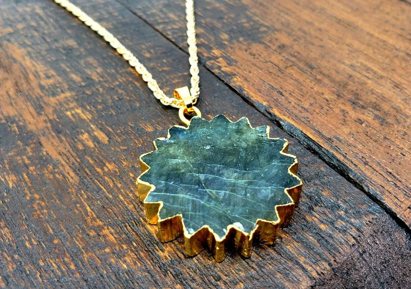 Stylish necklaces and pendants with diamonds for a glamorous and elegant look-Gold Labradorite Star Necklace