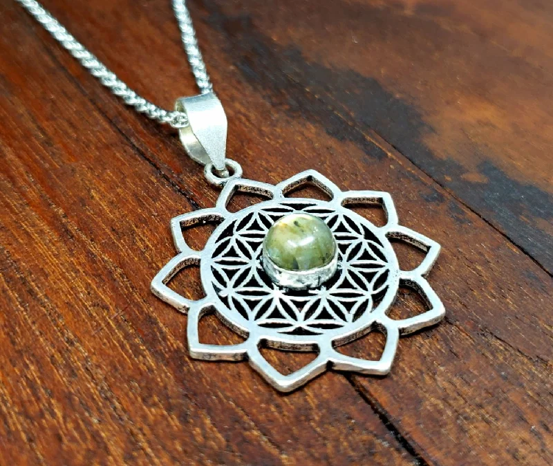 Necklaces and pendants with enamel accents for a colorful, eye-catching appearance-Labradorite Flower of Life Necklace