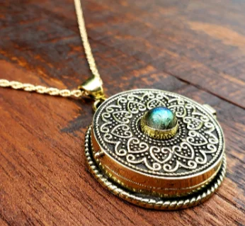 Best necklaces and pendants with turquoise stones for a vibrant boho-chic look-Labradorite Mandala Locket Necklace