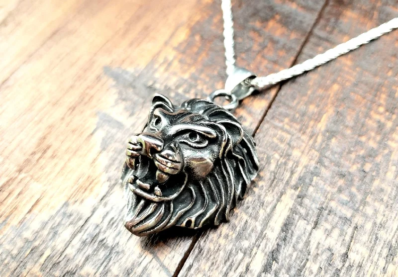 Best necklaces and pendants with oval pendants for a classic, elegant shape-Steel Lion Pendant Necklace